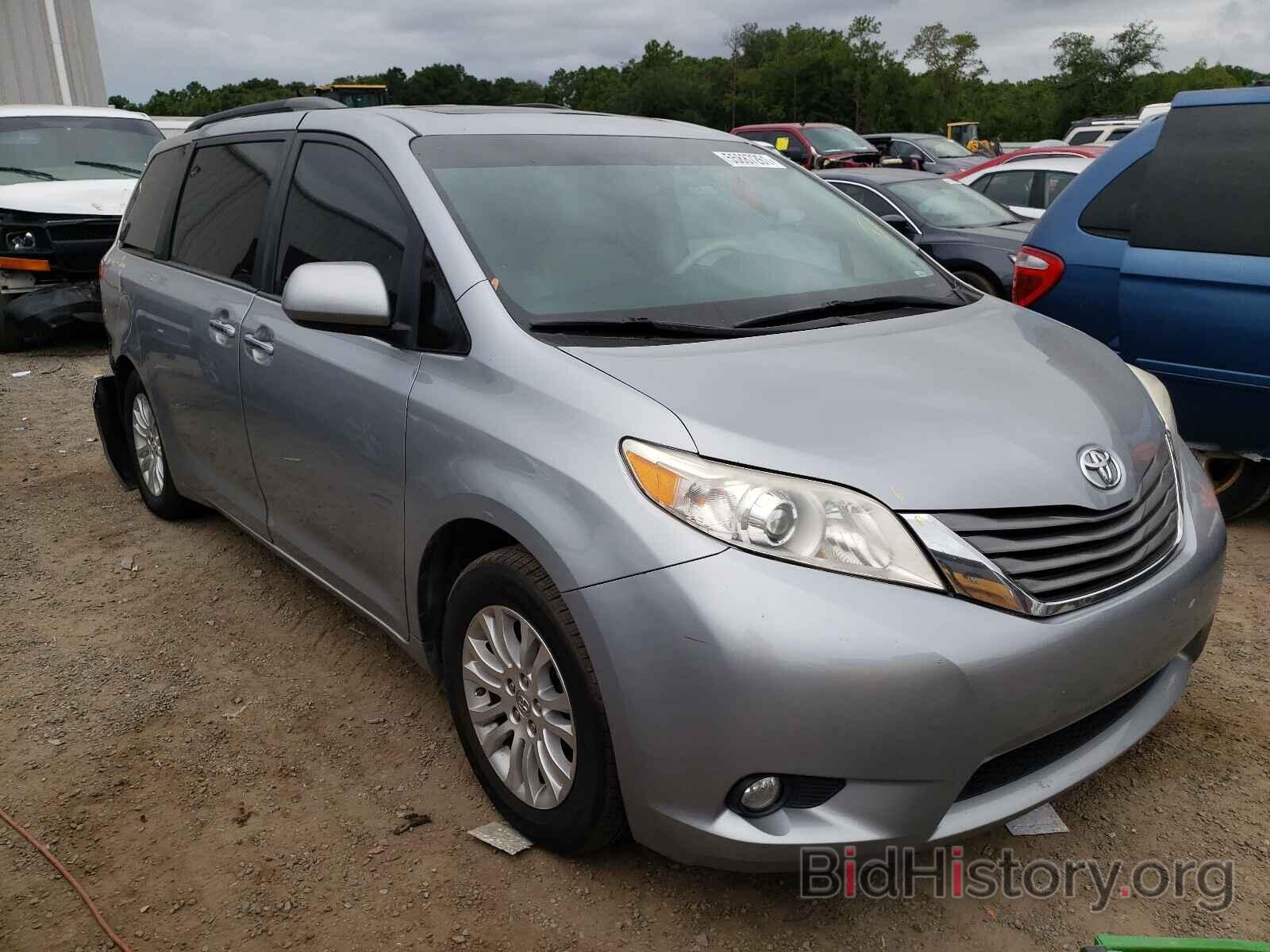 Toyota Sienna XLE 2014