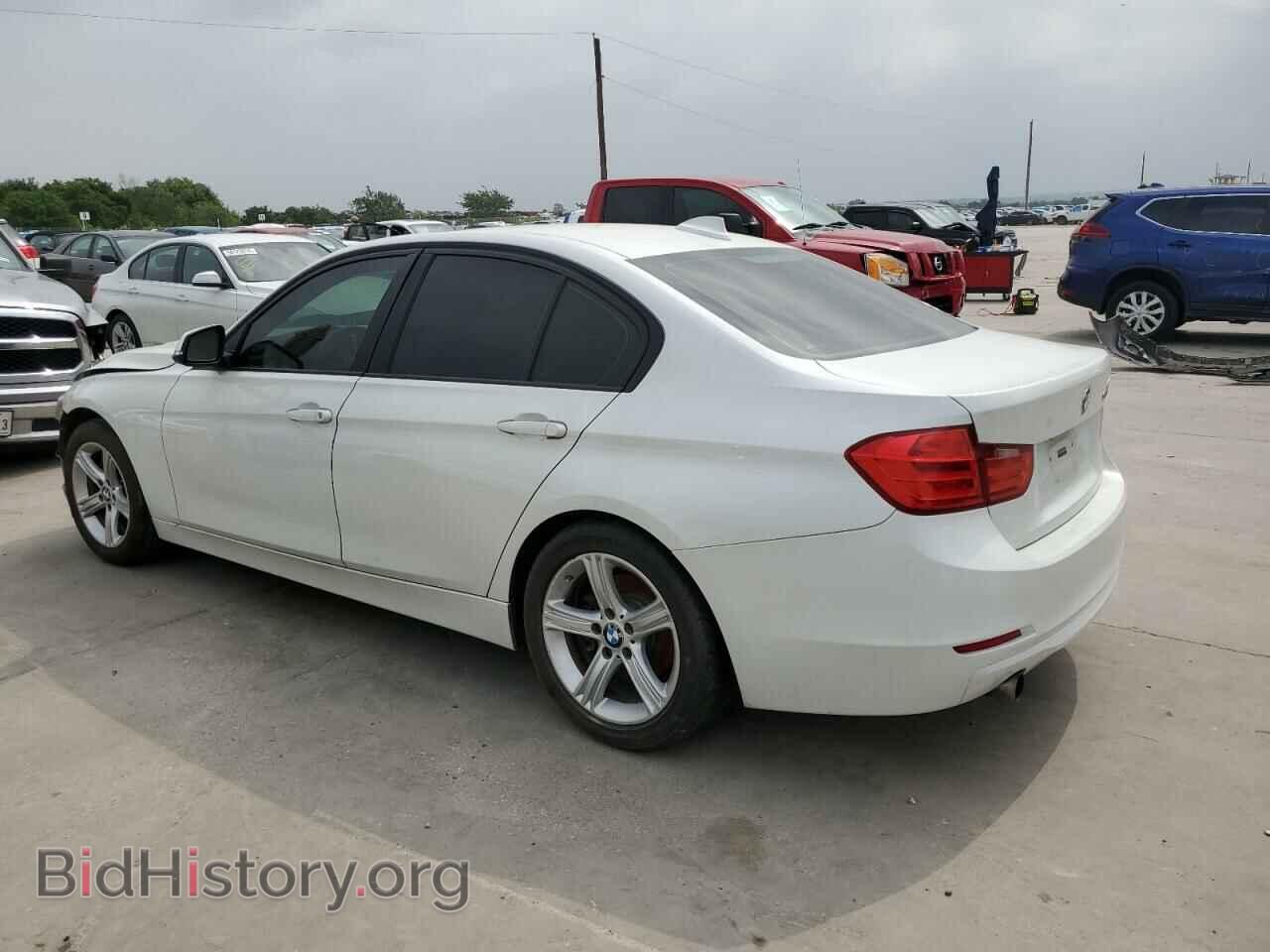 2014 BMW 3 SERIES - VIN: WBA3B1G52ENT00886 - Фото 2