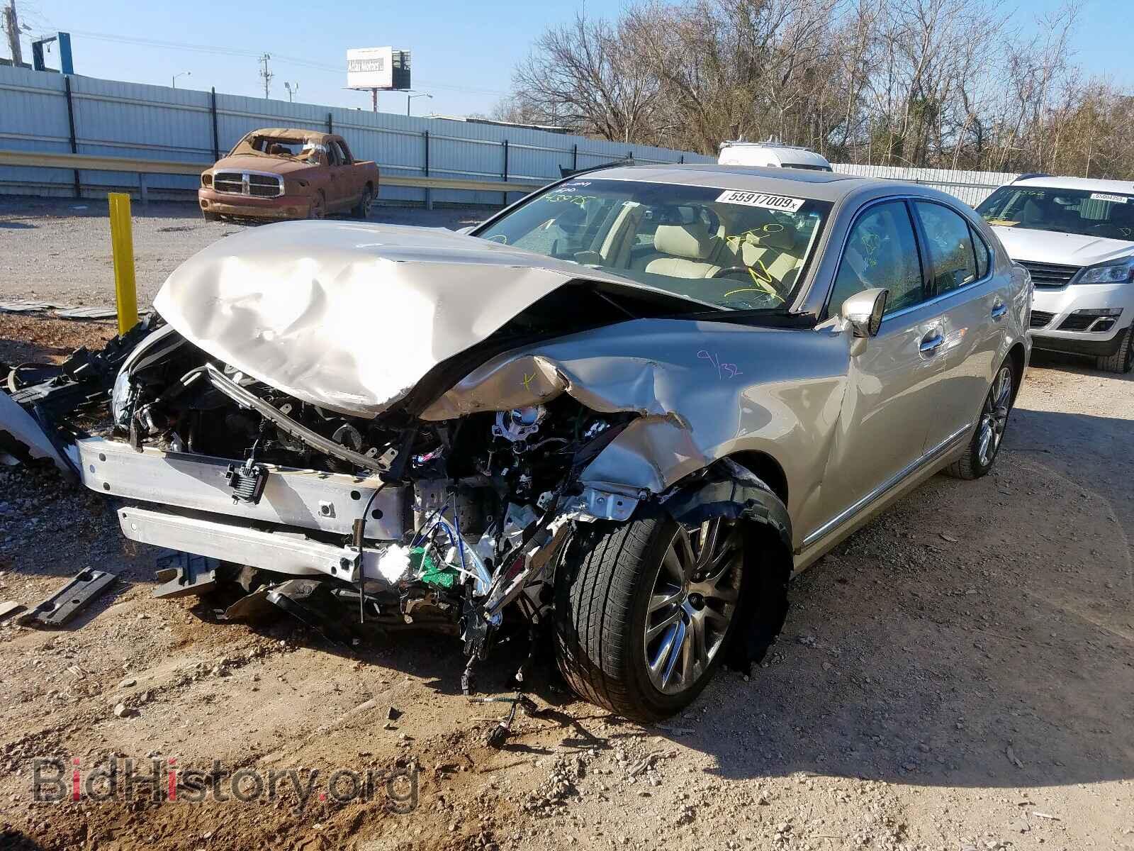 2017 LEXUS LS460 - VIN: JTHBL5EF2H5143975 - Photo 2
