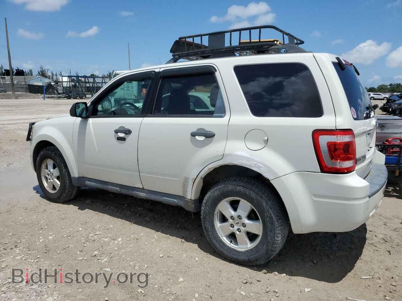 2011 FORD ESCAPE - VIN: 1FMCU9D78BKB55606 - Фото 2