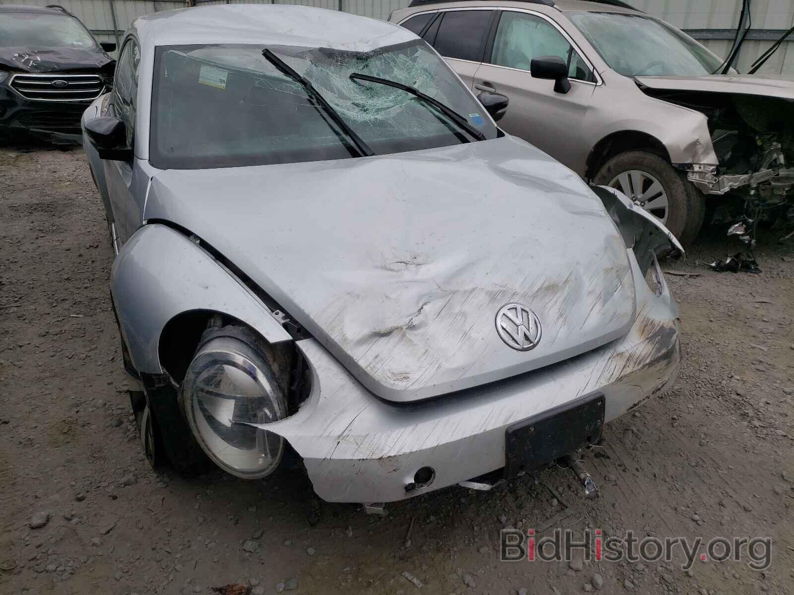 Photo 3VW4A7AT3CM631663 - VOLKSWAGEN BEETLE 2012