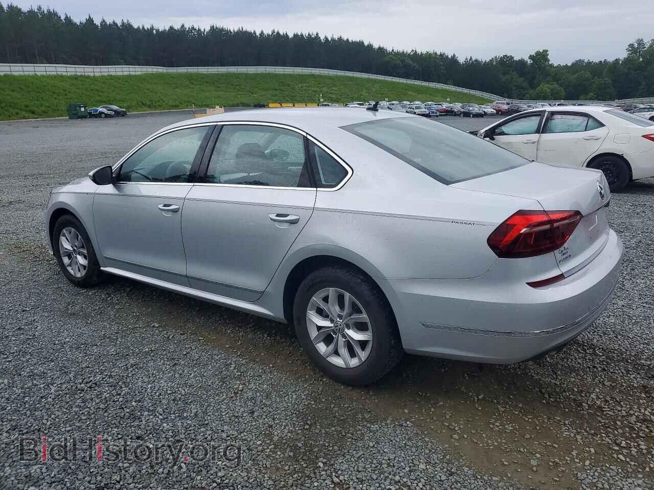 2017 VOLKSWAGEN PASSAT - VIN: 1VWAT7A34HC058567 - Фото 2