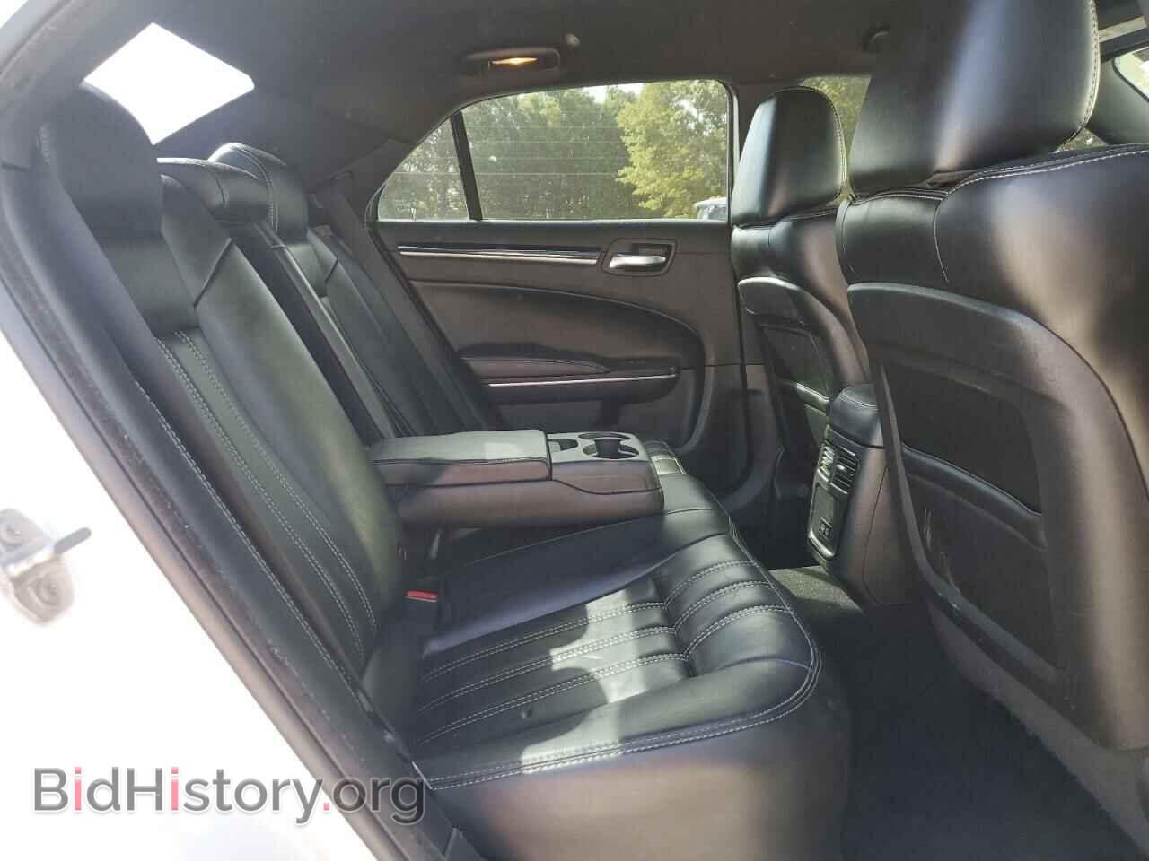 2019 CHRYSLER 300 - VIN: 2C3CCAGG9KH569347 - Photo 10