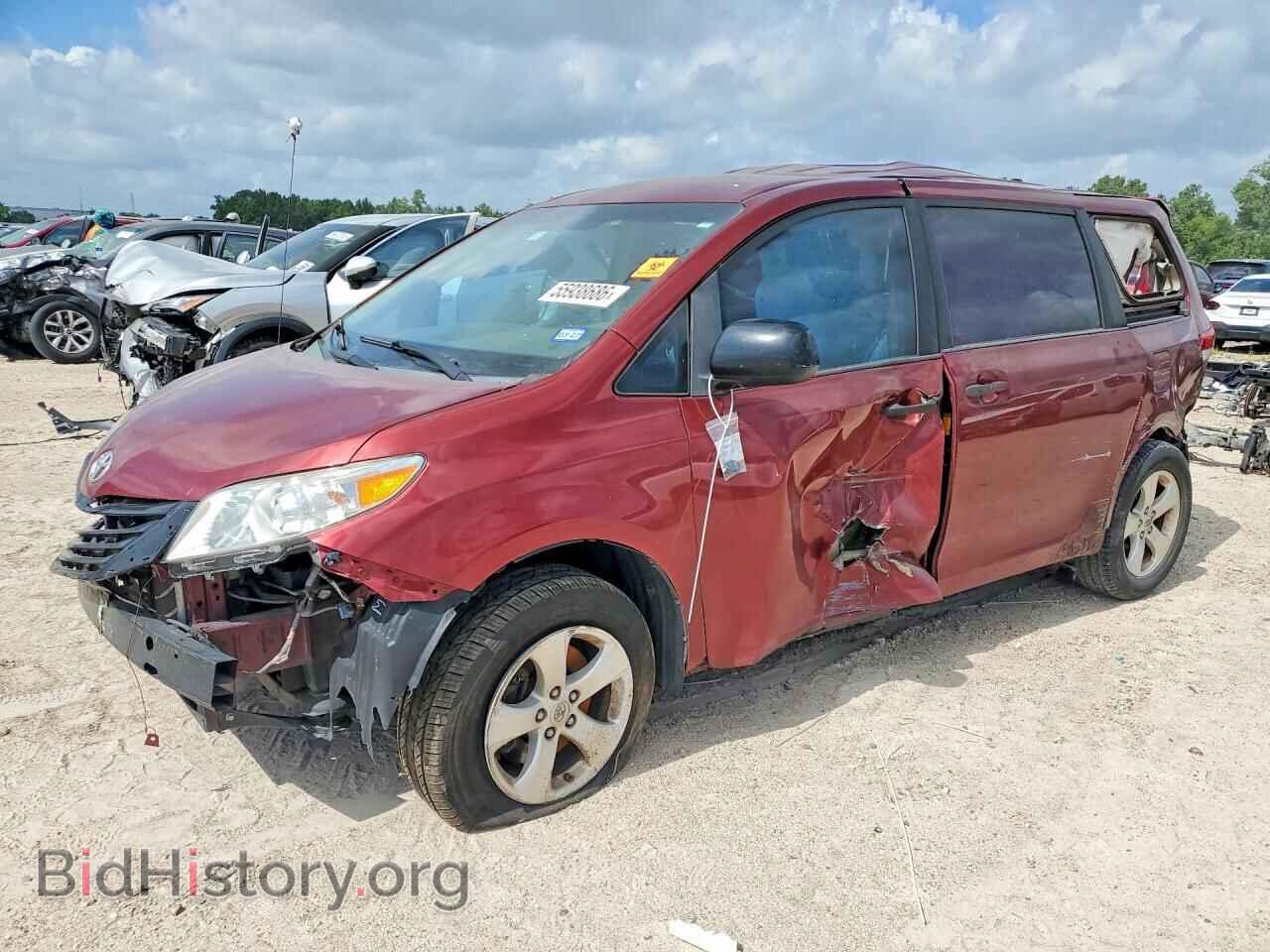 Photo 5TDZK3DC8DS399766 - TOYOTA SIENNA 2013