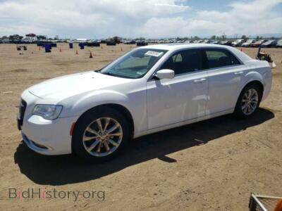 2017 Chrysler 300 Limited, белый — VIN 2C3CCARG5HH567908, Copart