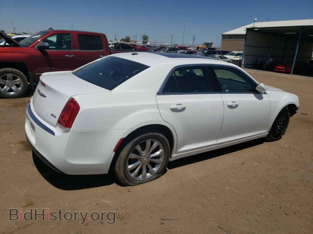 2017 CHRYSLER 300 - VIN: 2C3CCARG5HH567908 - Фото 3