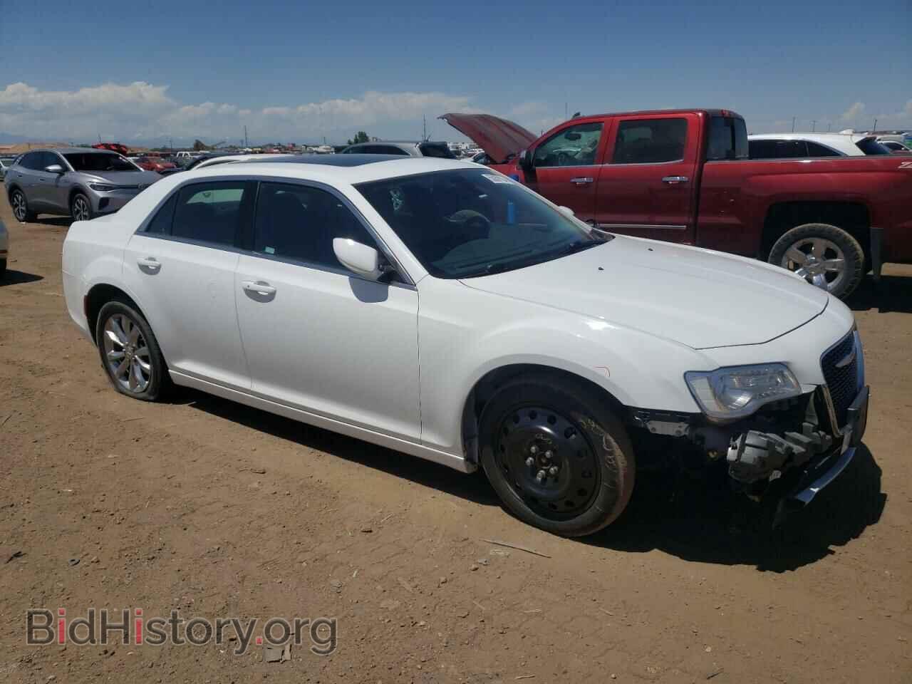 2017 CHRYSLER 300 - VIN: 2C3CCARG5HH567908 - Фото 4