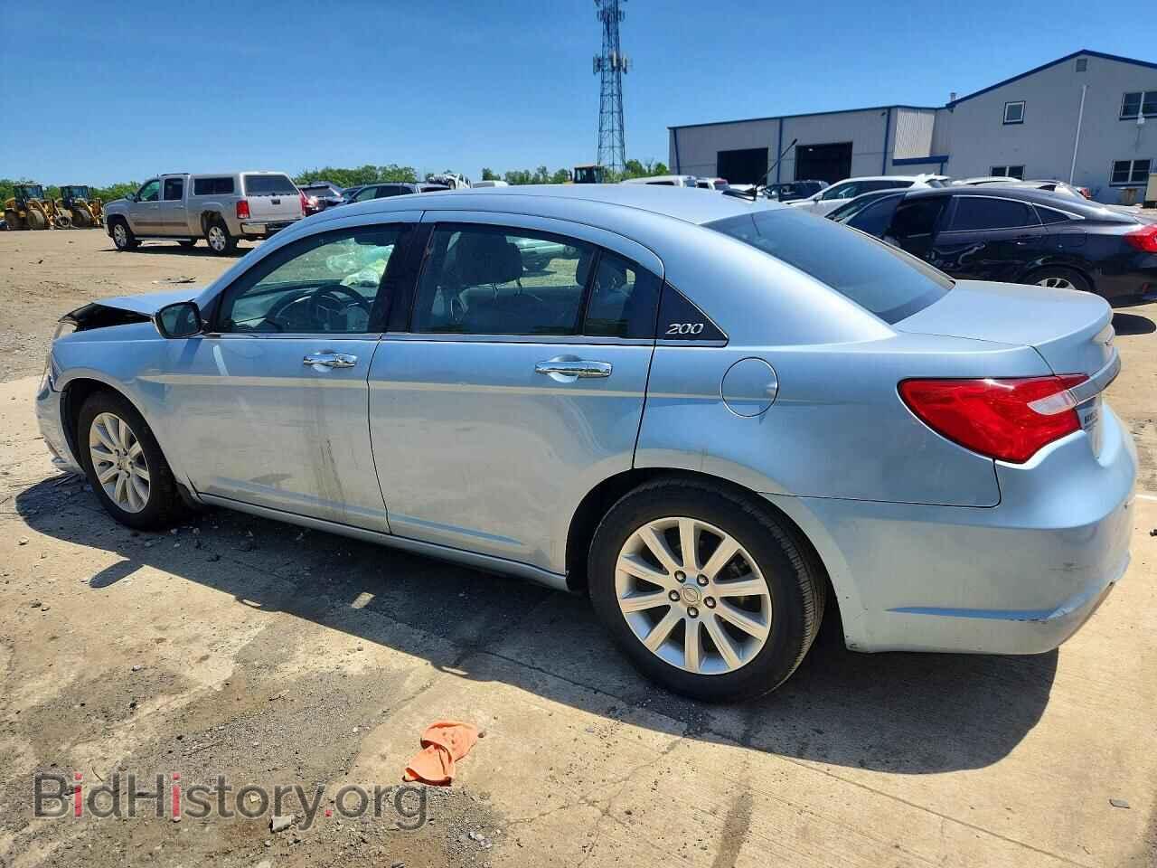 2013 CHRYSLER 200 - VIN: 1C3CCBCG1DN570661 - Фото 2