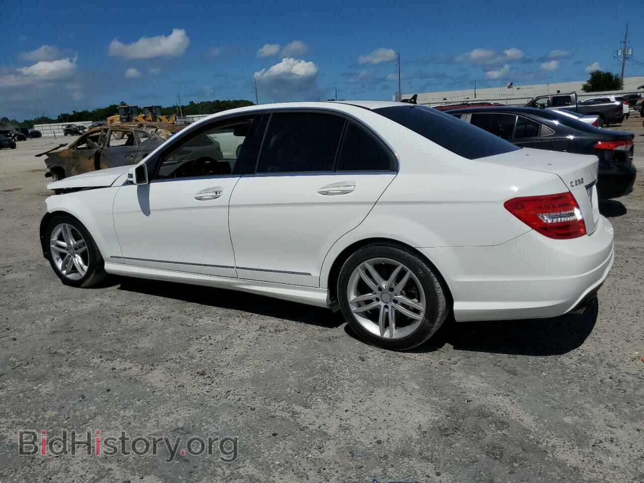 2013 MERCEDES-BENZ C-CLASS - VIN: WDDGF4HB9DR281023 - Фото 2