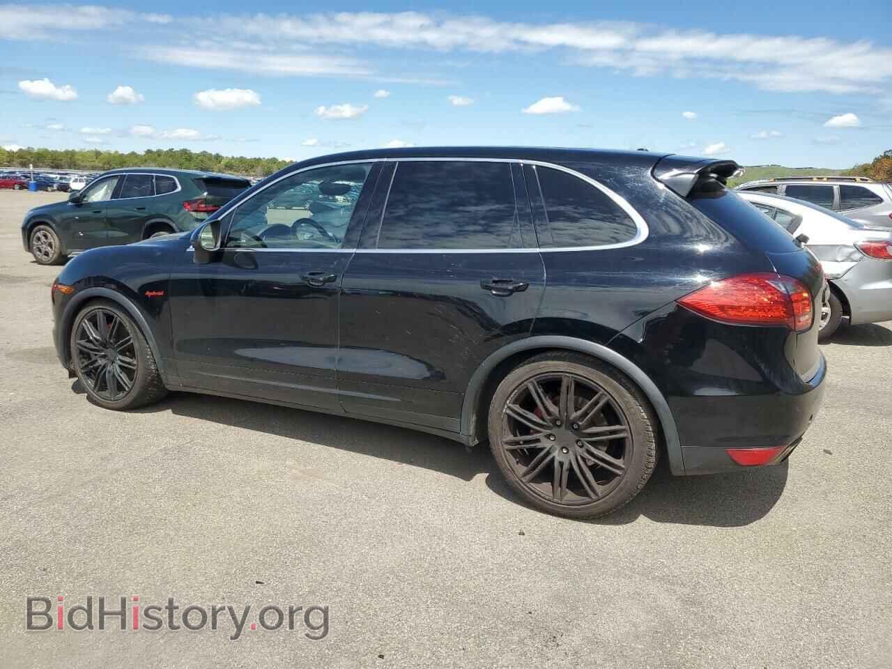 2011 PORSCHE CAYENNE - VIN: WP1AE2A29BLA92565 - Фото 2