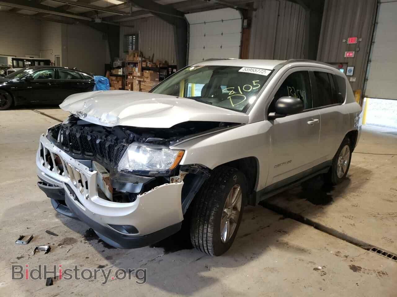 2011 JEEP COMPASS - VIN: 1J4NF1FB7BD258105 - Фото 2