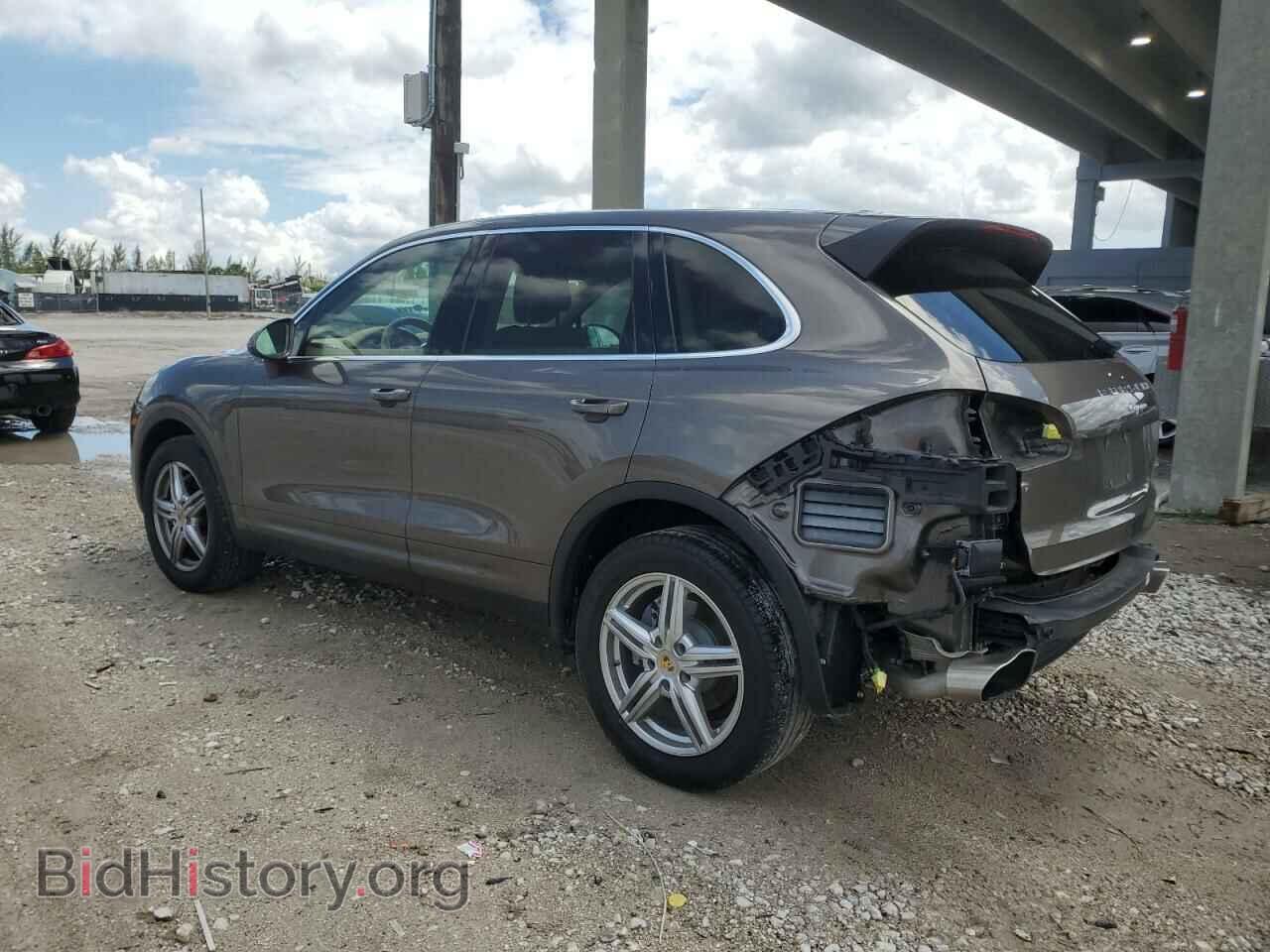 2016 PORSCHE CAYENNE - VIN: WP1AA2A22GKA11334 - Photo 2