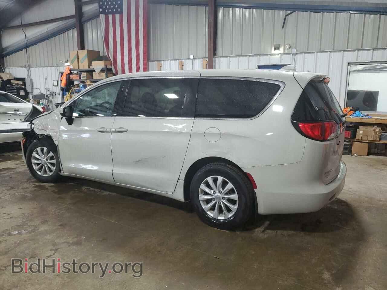 2017 CHRYSLER PACIFICA - VIN: 2C4RC1DG3HR744124 - Photo 2