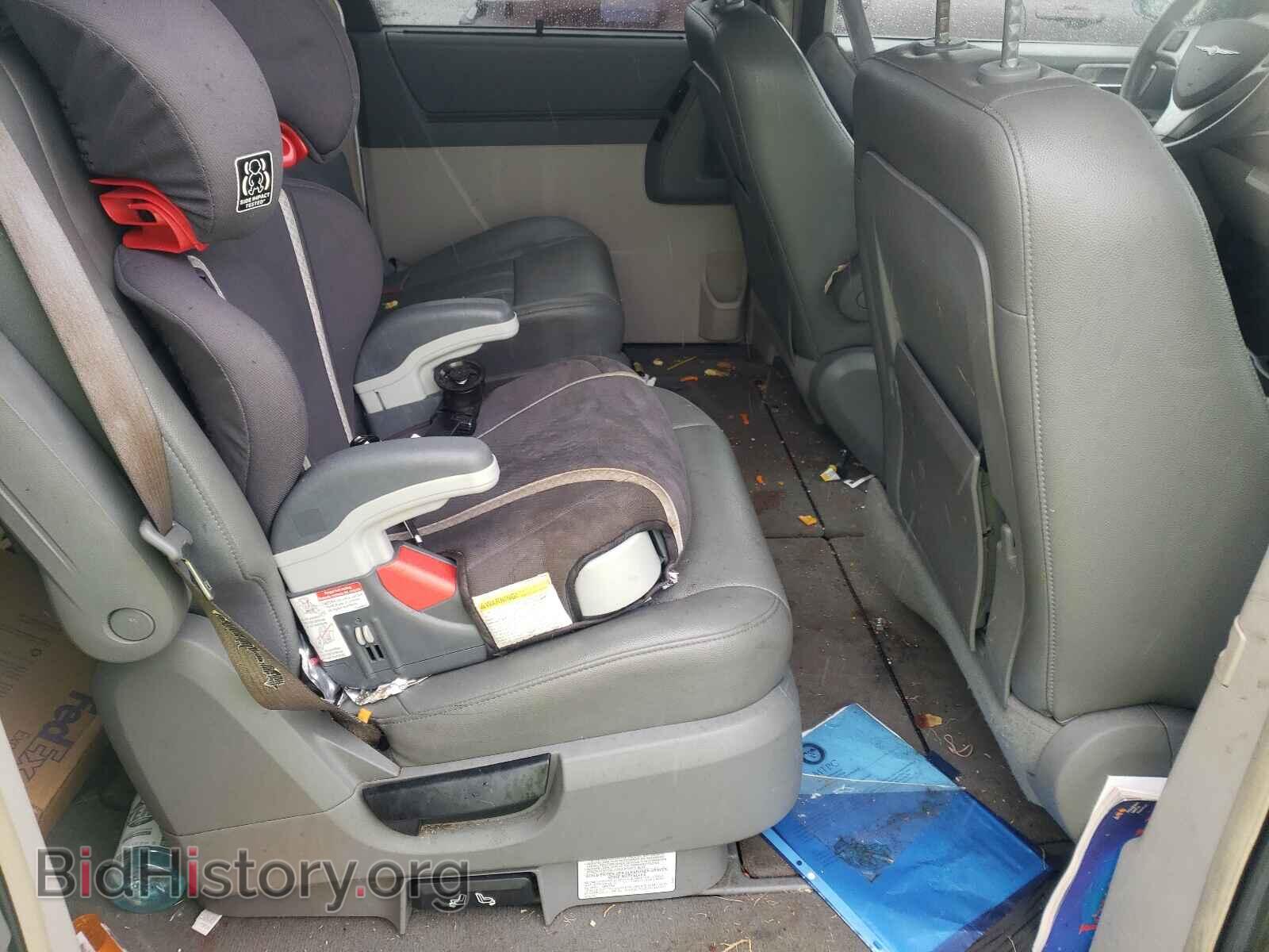 2008 CHRYSLER MINIVAN - VIN: 2A8HR54P98R675269 - Фото 6
