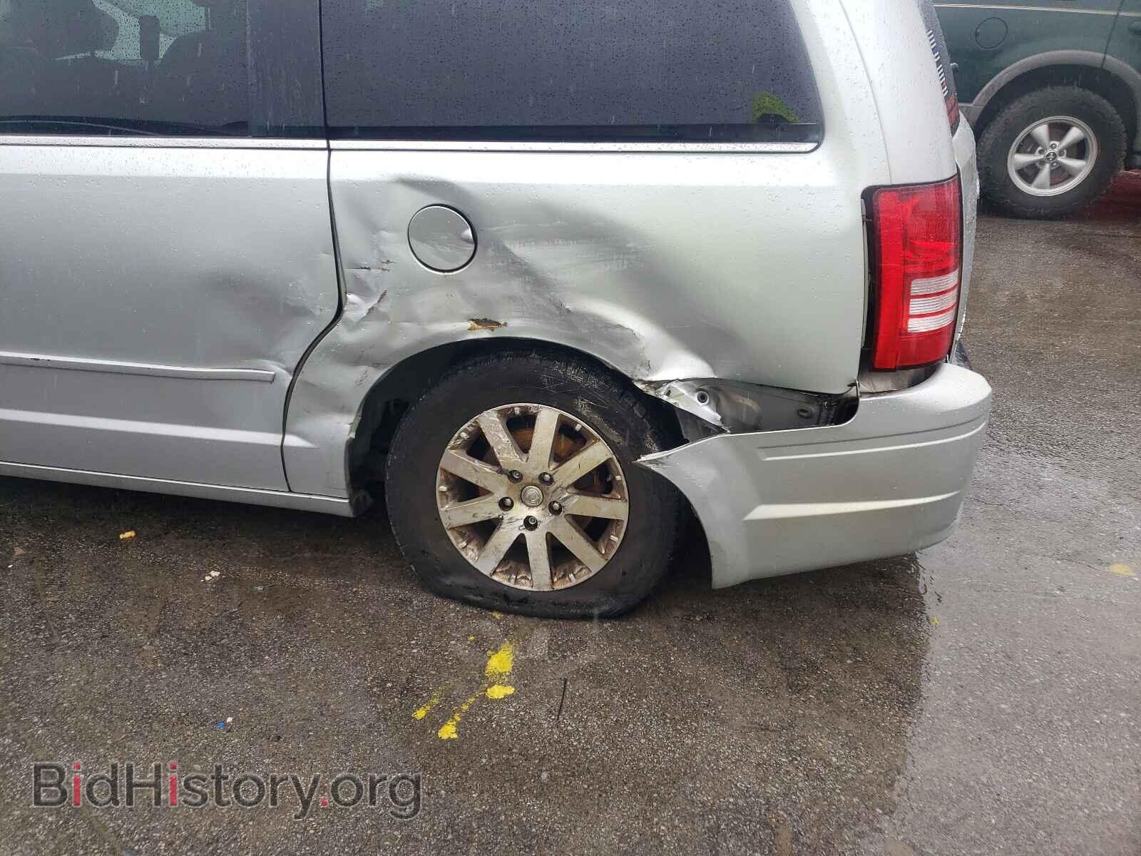 2008 CHRYSLER MINIVAN - VIN: 2A8HR54P98R675269 - Фото 9