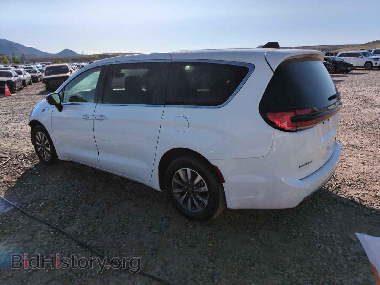 2024 CHRYSLER PACIFICA - VIN: 2C4RC1S78RR123711 - Photo 2