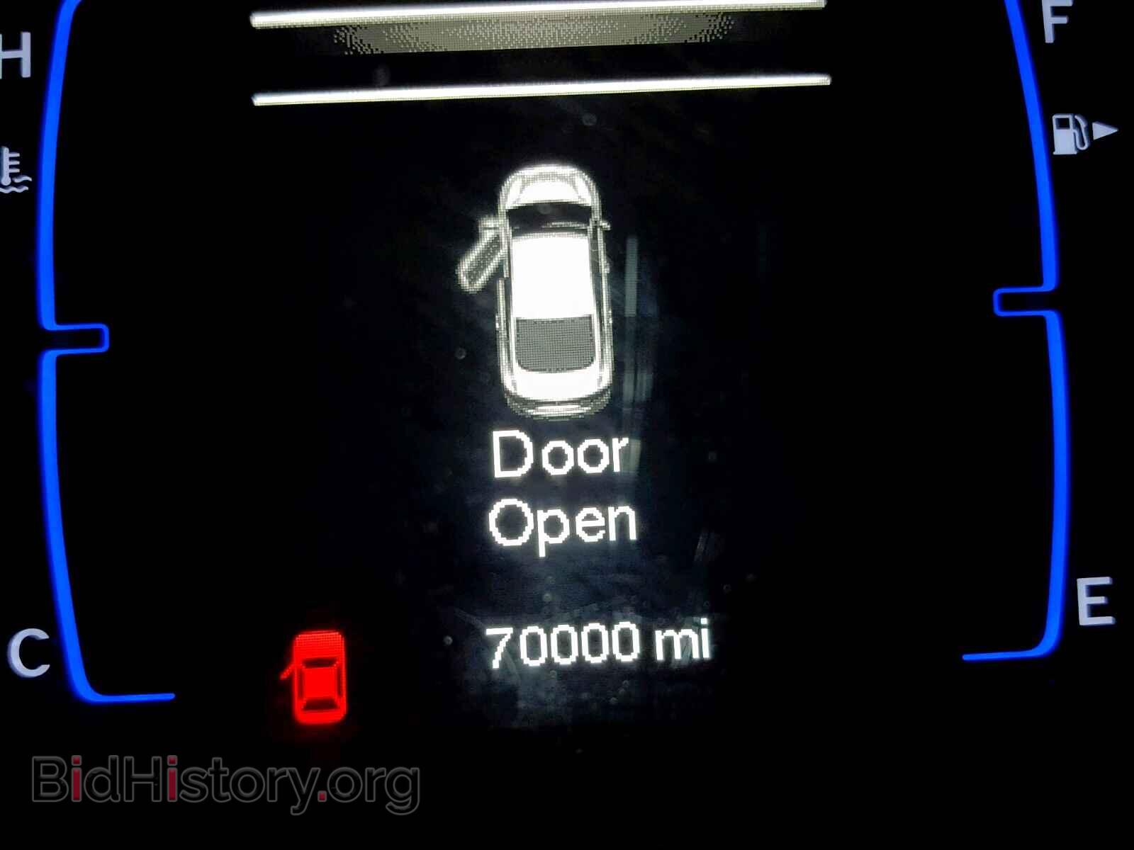 2015 CHRYSLER 200 - VIN: 1C3CCCAB6FN664437 - Фото 8