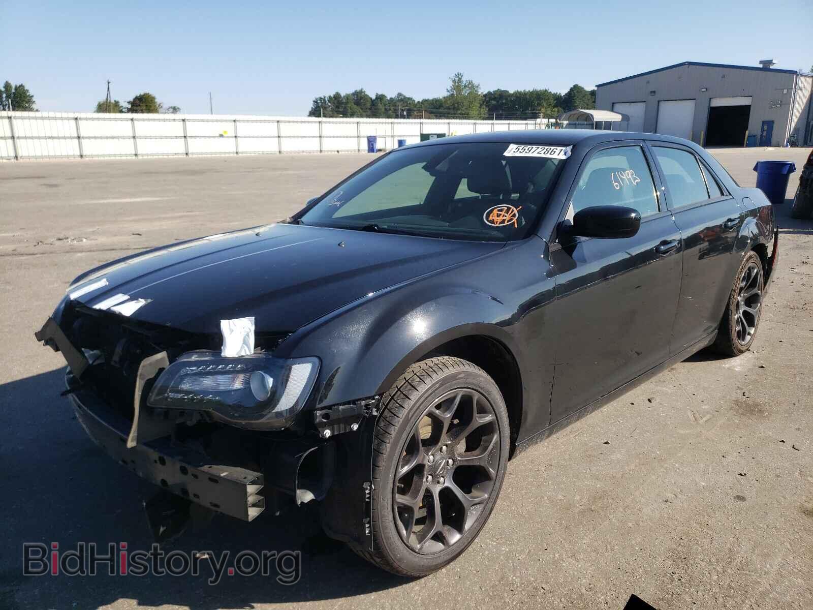 2019 CHRYSLER 300 - VIN: 2C3CCABG1KH516696 - Фото 2