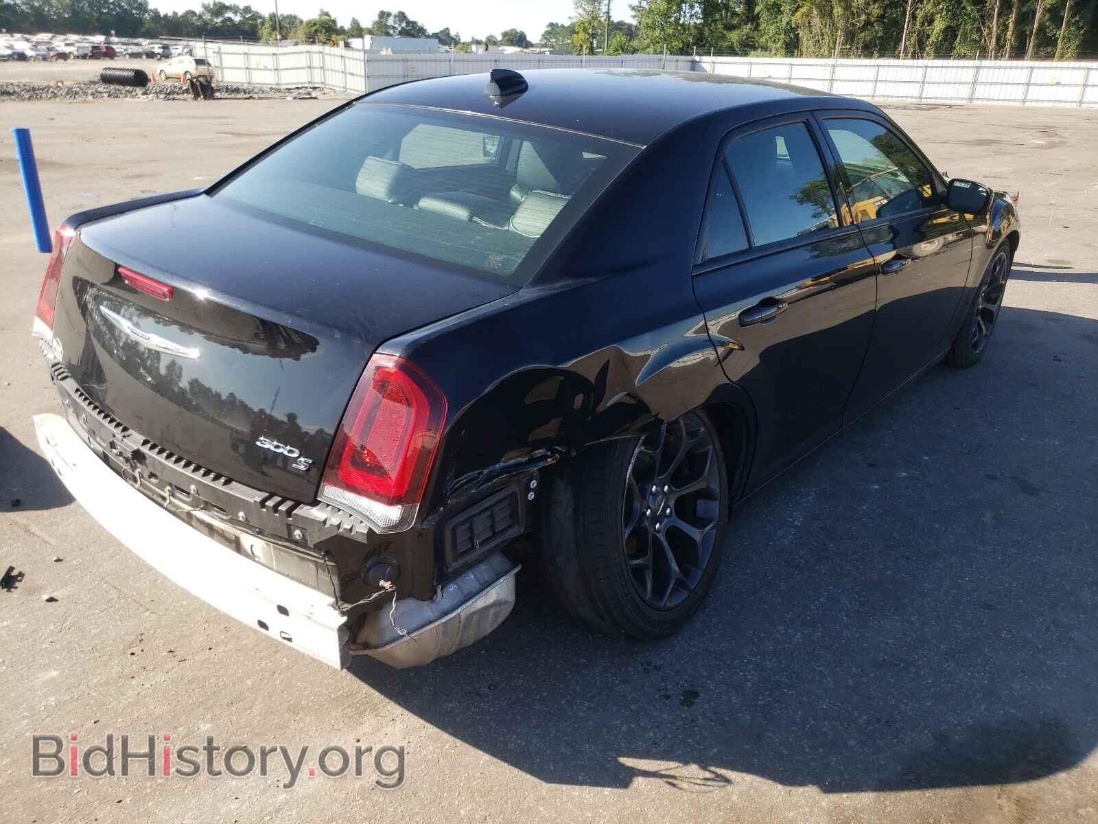 2019 CHRYSLER 300 - VIN: 2C3CCABG1KH516696 - Фото 4
