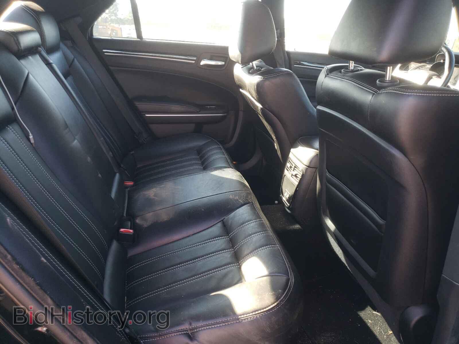 2019 CHRYSLER 300 - VIN: 2C3CCABG1KH516696 - Фото 6
