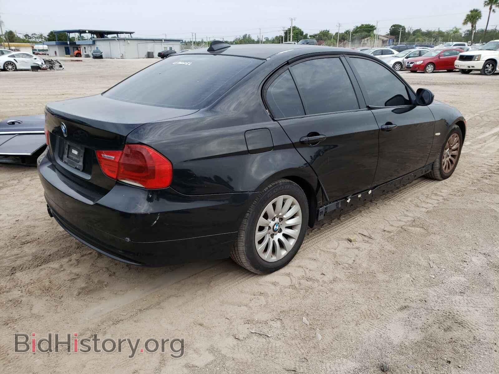 2009 BMW 3 SERIES - VIN: WBAPH73549A173399 - Фото 4