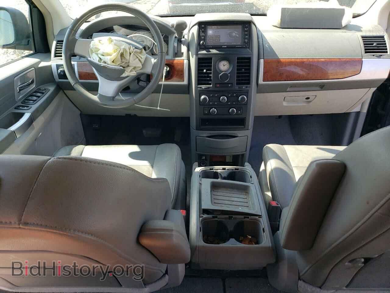 2008 CHRYSLER MINIVAN - VIN: 2A8HR54PX8R621530 - Фото 8