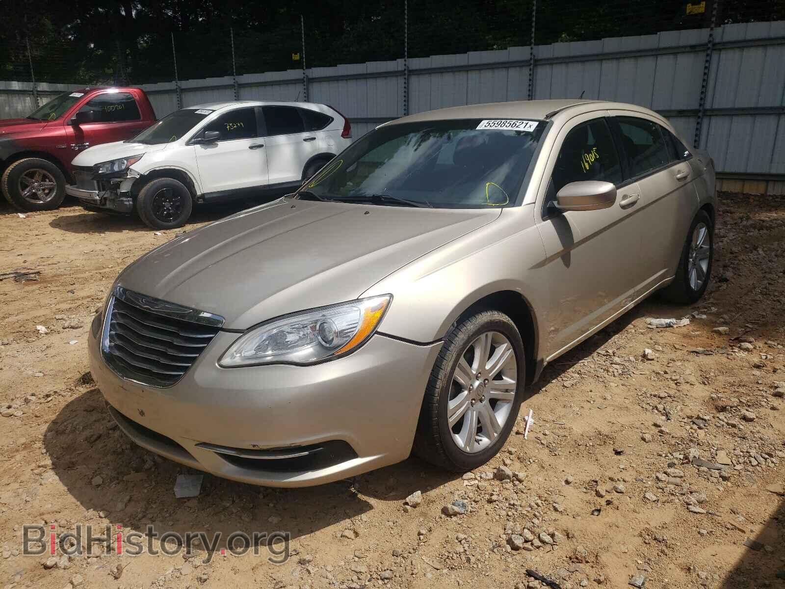 2013 CHRYSLER 200 - VIN: 1C3CCBAB8DN761453 - Фото 2