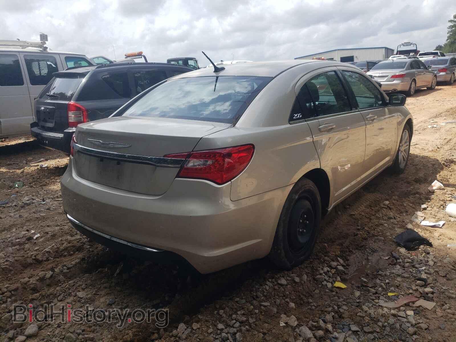 2013 CHRYSLER 200 - VIN: 1C3CCBAB8DN761453 - Фото 4