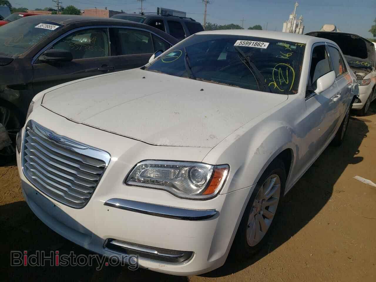 2013 CHRYSLER 300 - VIN: 2C3CCAAG3DH599343 - Фото 2