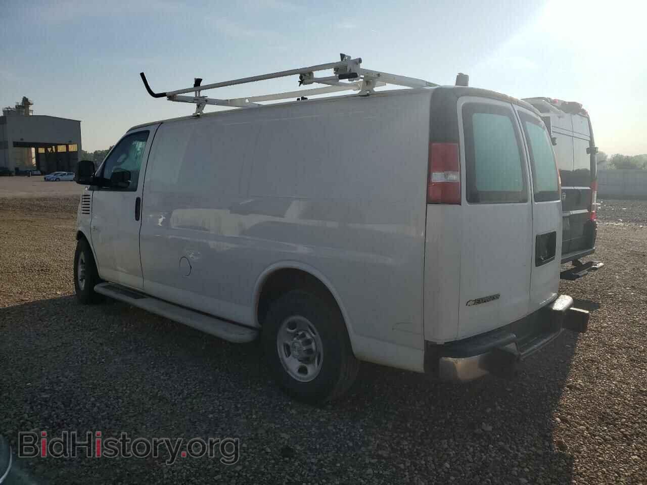 2019 CHEVROLET EXPRESS - VIN: 1GCWGAFG0K1265725 - Фото 2