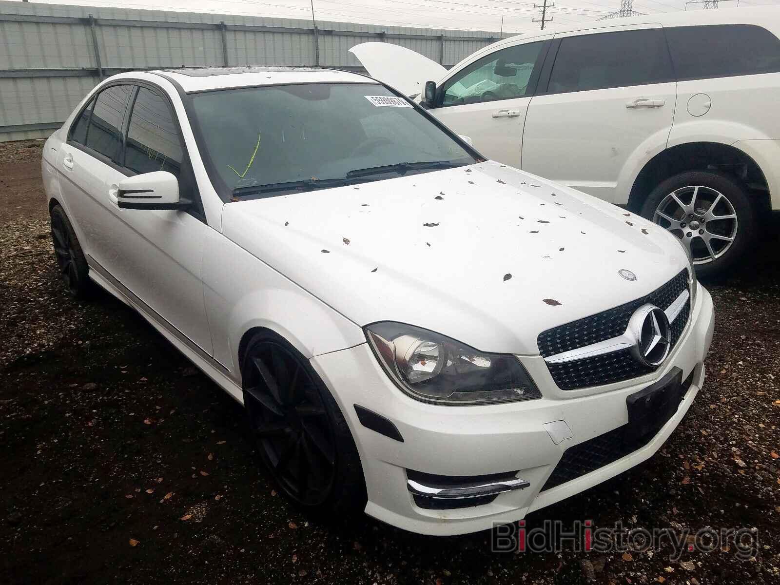 Photo WDDGF8AB4DR244611 - MERCEDES-BENZ C CLASS 2013