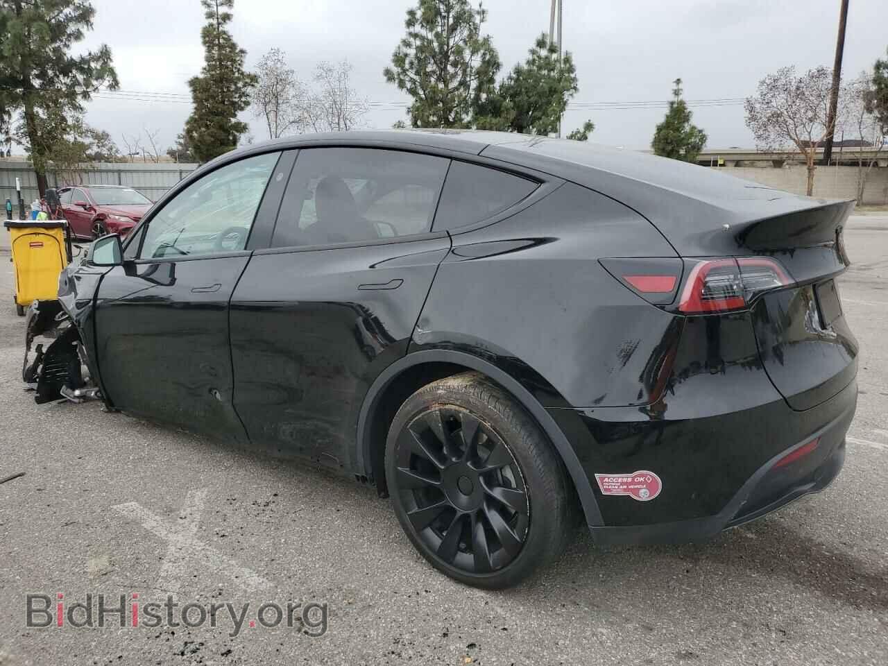 2023 TESLA MODEL Y - VIN: 7SAYGDEE4PF938821 - Фото 2