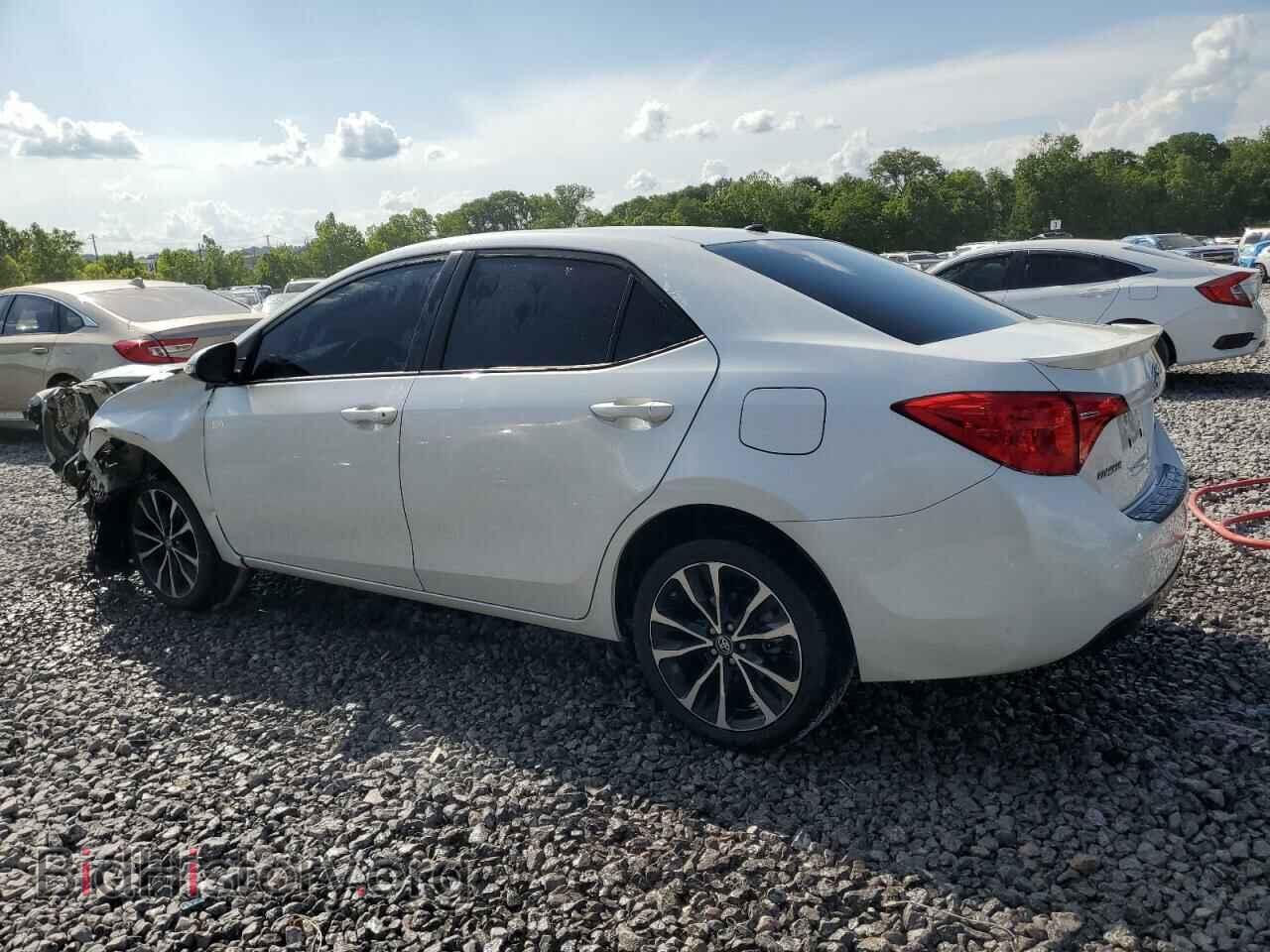 2018 TOYOTA COROLLA - VIN: 5YFBURHEXJP769971 - Фото 2