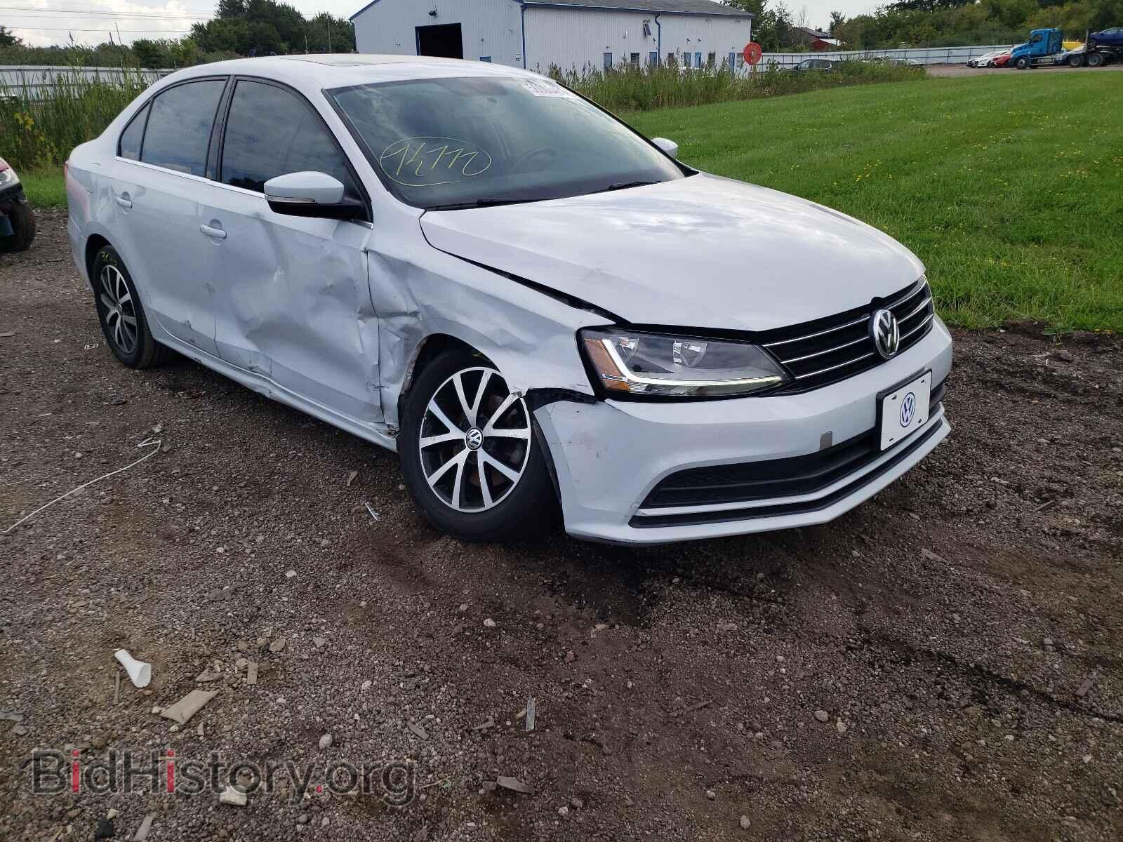 Фотография 3VWDB7AJ4HM264601 - VOLKSWAGEN JETTA 2017