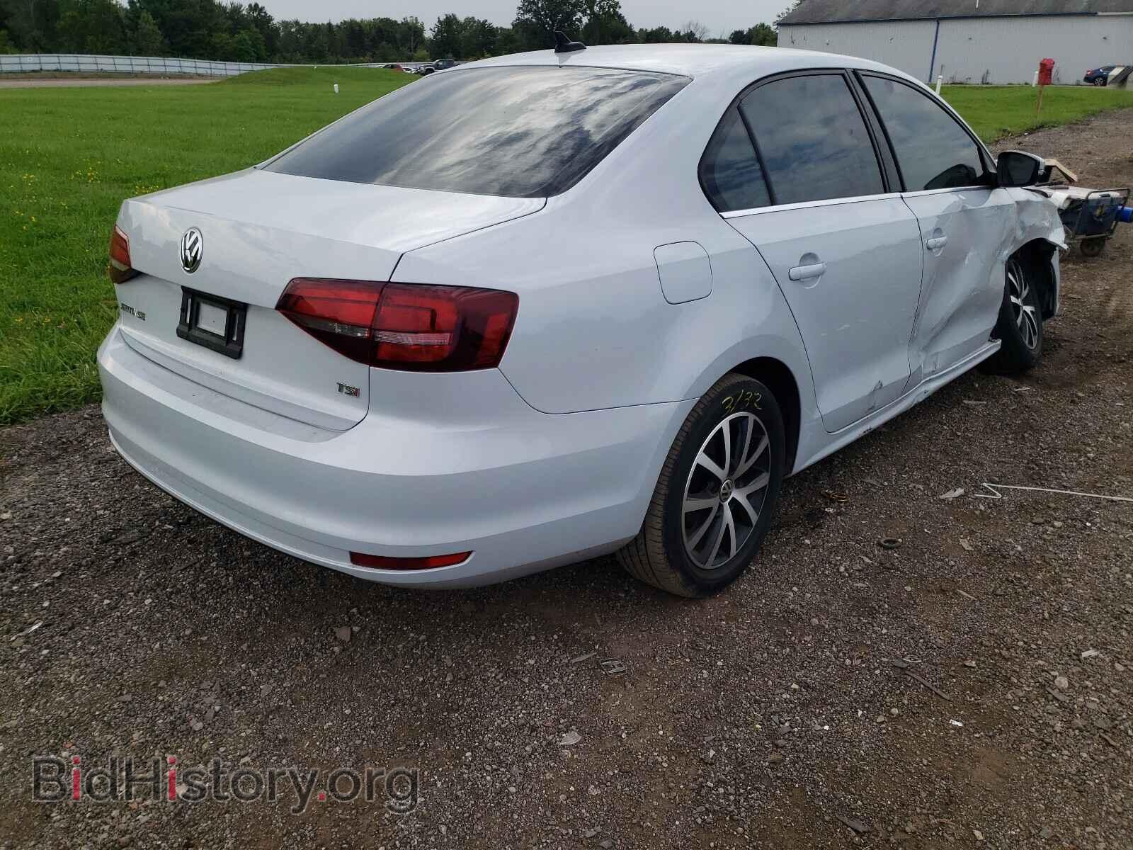2017 VOLKSWAGEN JETTA - VIN: 3VWDB7AJ4HM264601 - Фото 4