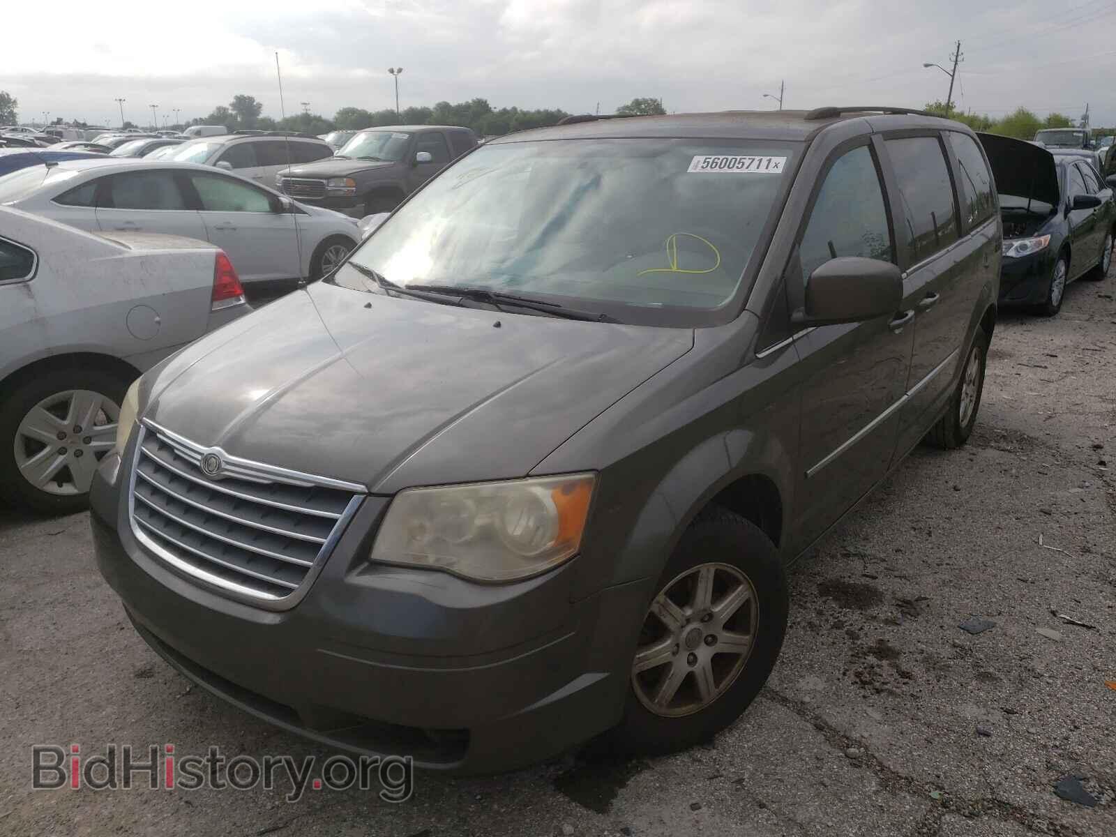 2010 CHRYSLER TOWN & C - VIN: 2A4RR5D10AR324015 - Фото 2