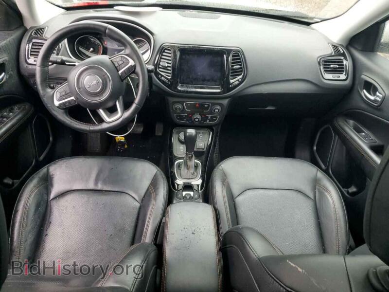 2019 Jeep COMPASS (VIN 3C4NJDCB0KT599043) — photo 8 of 13