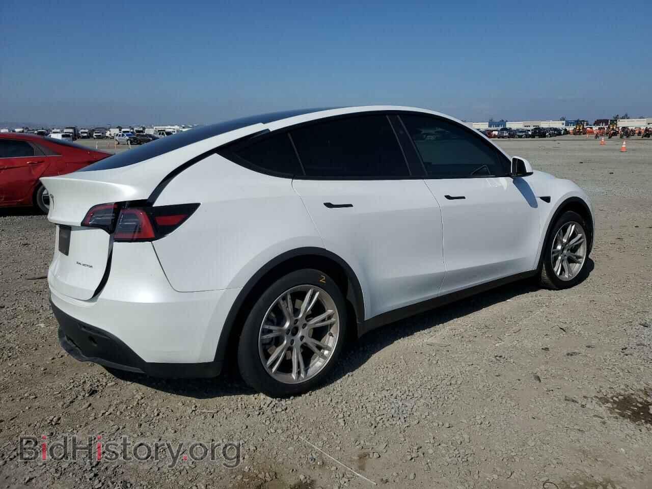 2024 TESLA MODEL Y - VIN: 7SAYGDEE0RF069041 - Photo 3