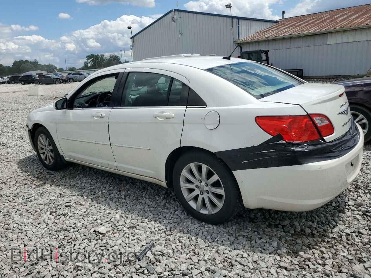 2010 CHRYSLER SEBRING - VIN: 1C3CC5FB3AN147853 - Фото 2