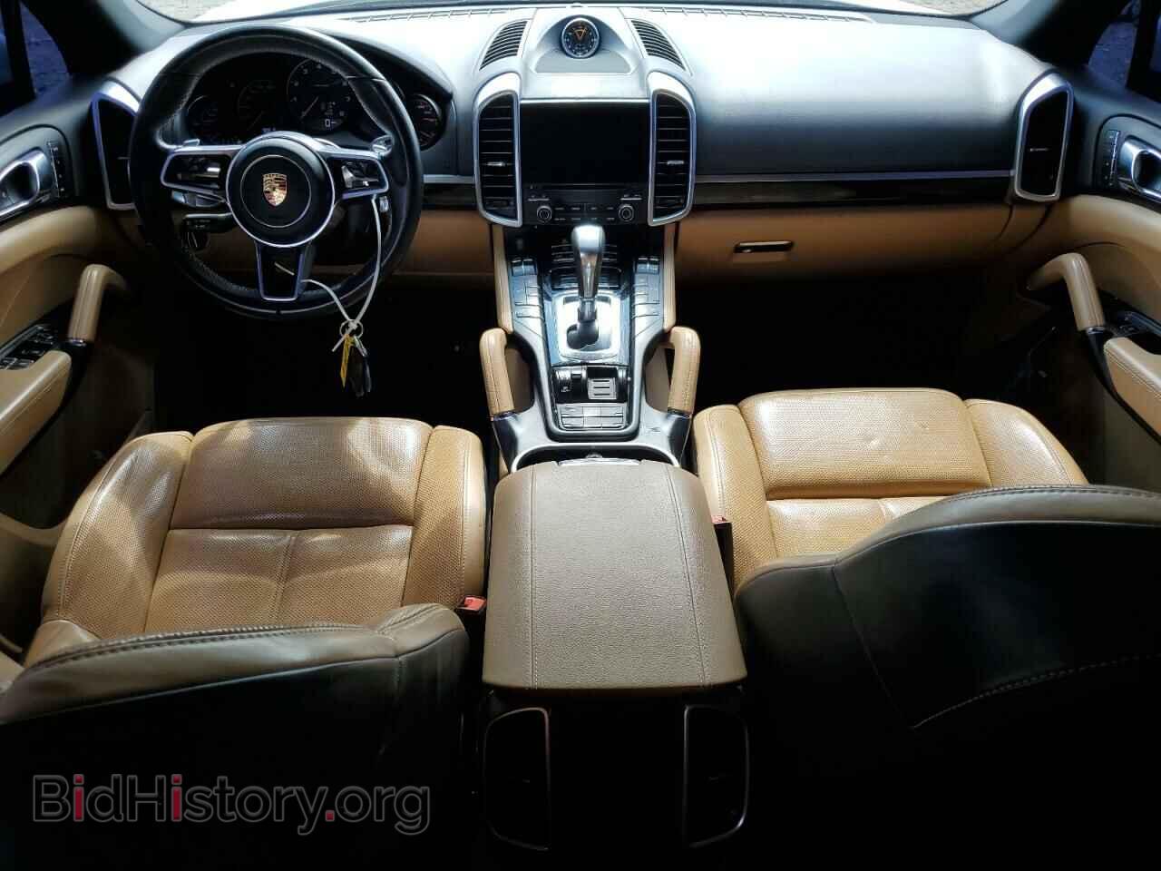 2017 PORSCHE CAYENNE - VIN: WP1AA2A20HKA90133 - Photo 8