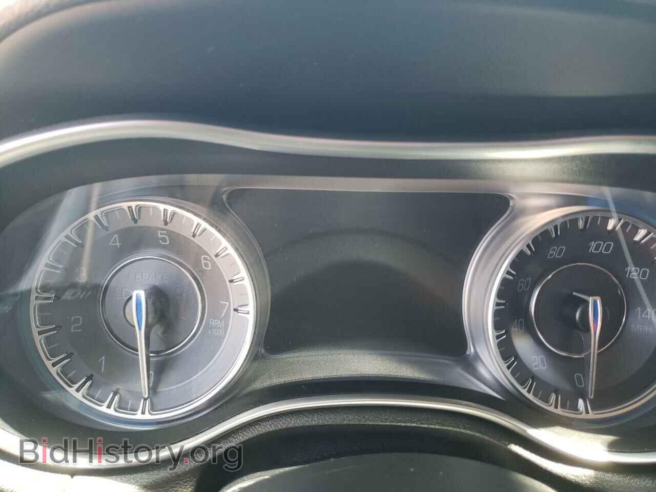 2019 CHRYSLER 300 - VIN: 2C3CCAAG9KH564836 - Фото 9