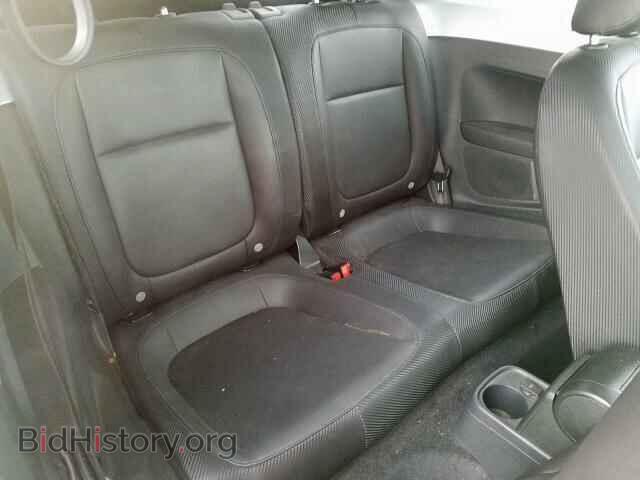 2012 VOLKSWAGEN BEETLE - VIN: 3VWJP7AT4CM637862 - Фото 6