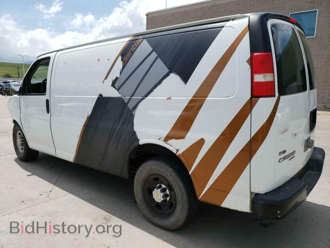 2011 CHEVROLET EXPRESS - VIN: 1GCWGFCA8B1173954 - Фото 2