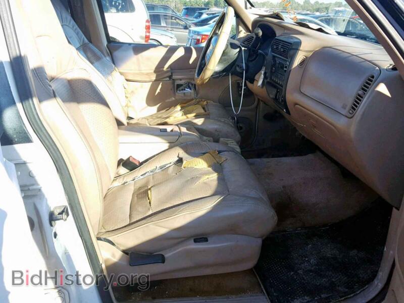 1998 Ford EXPLORER (VIN 1FMZU32E5WZA50009) — photo 5 of 10