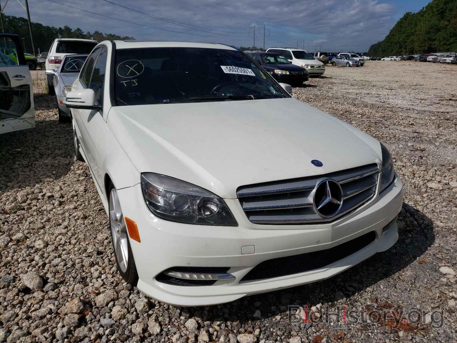 Photo WDDGF8BB3BR182565 - MERCEDES-BENZ C-CLASS 2011