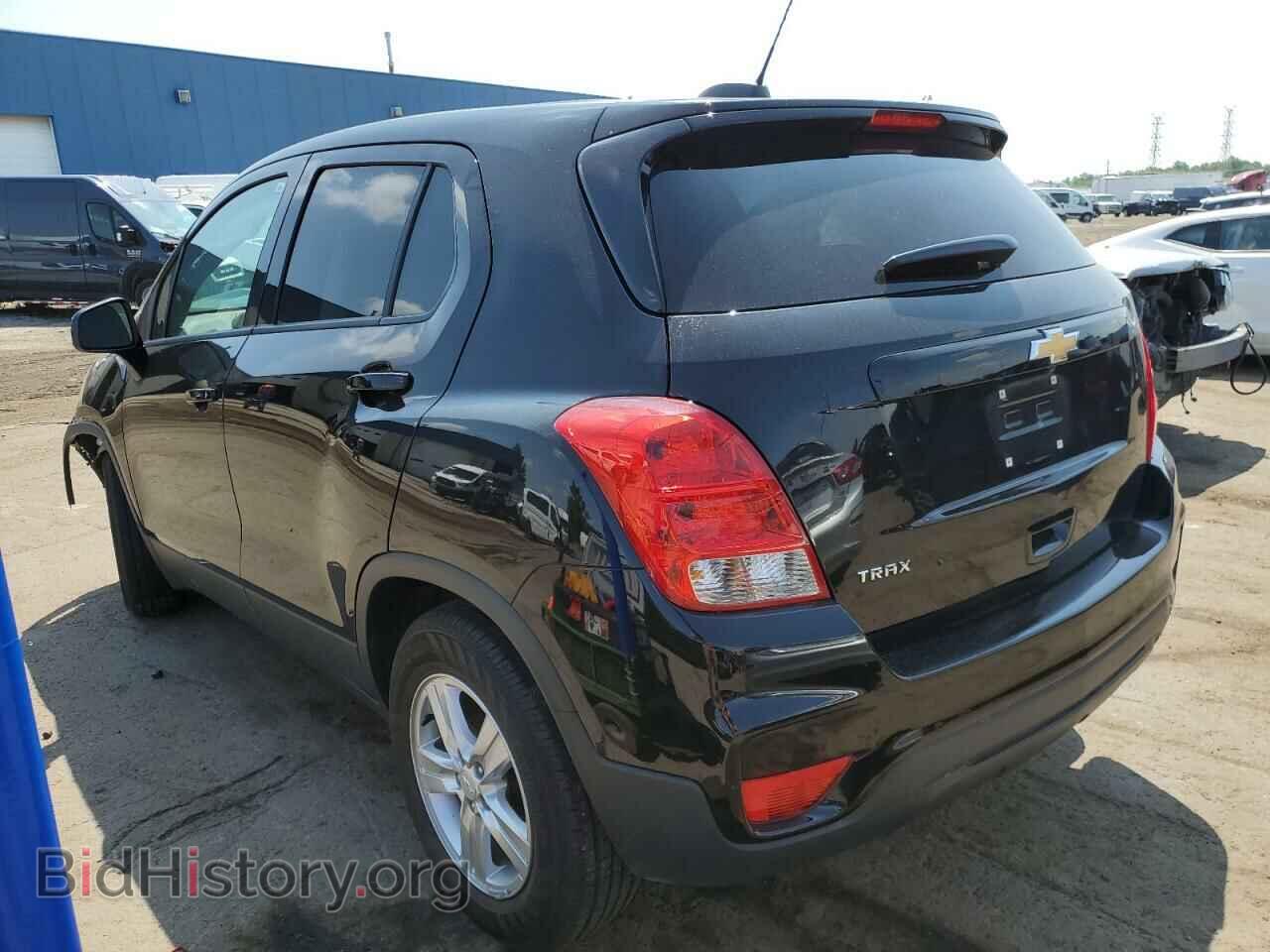 2019 CHEVROLET TRAX - VIN: 3GNCJKSB3KL398533 - Фото 2