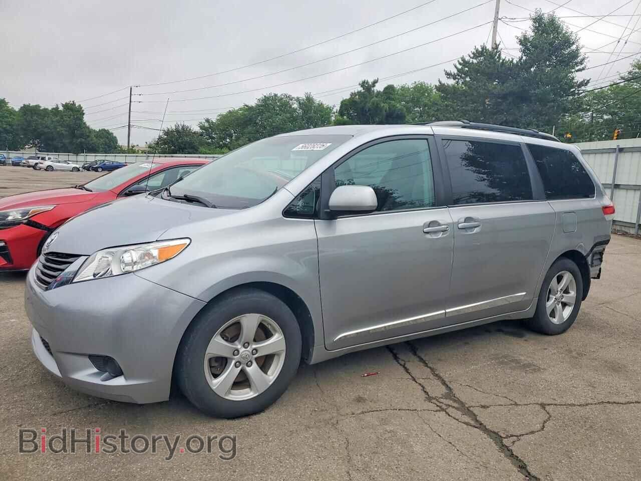 Photo 5TDKK3DC5BS163915 - TOYOTA SIENNA 2011
