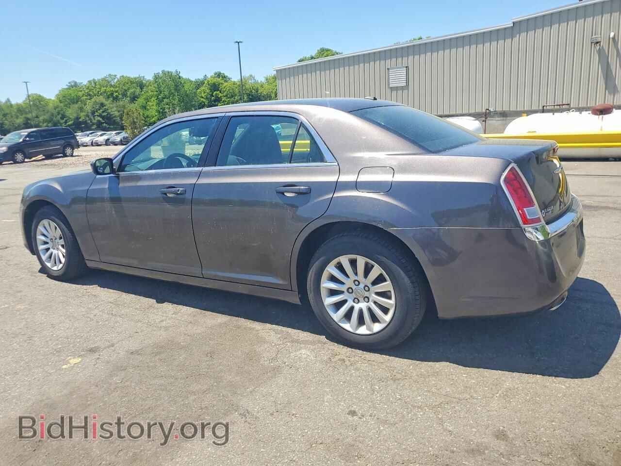 2013 CHRYSLER 300 - VIN: 2C3CCAAG8DH551241 - Фото 2