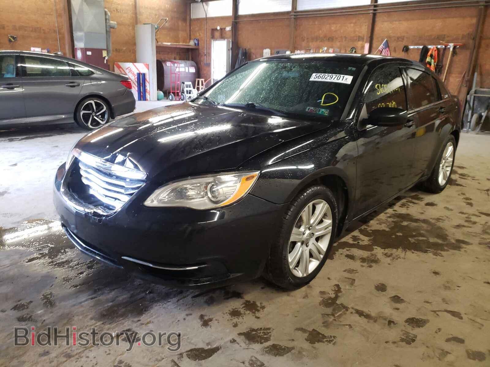 2013 CHRYSLER 200 - VIN: 1C3CCBBBXDN593118 - Фото 2