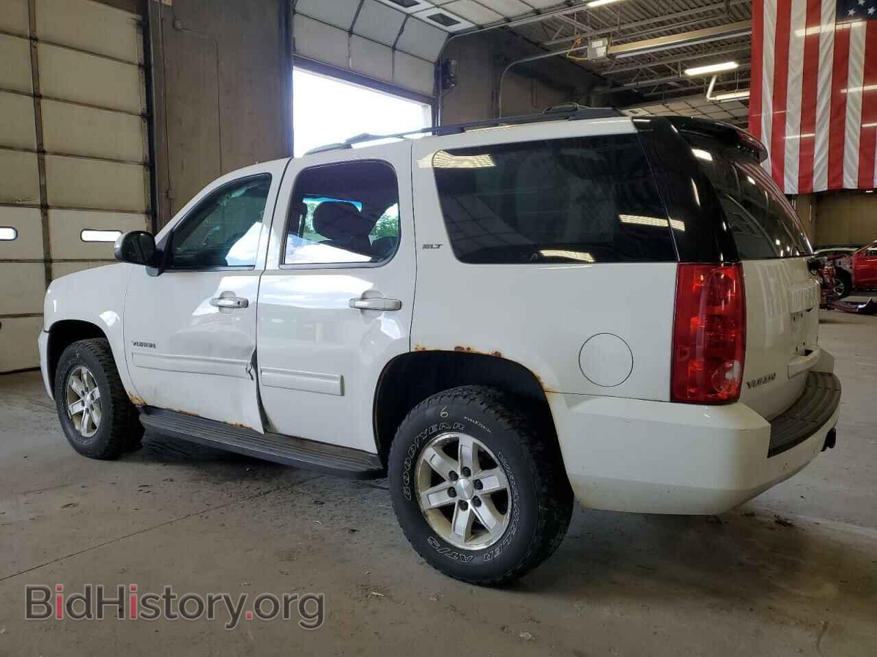2010 GMC YUKON - VIN: 1GKUKCE08AR211633 - Photo 2
